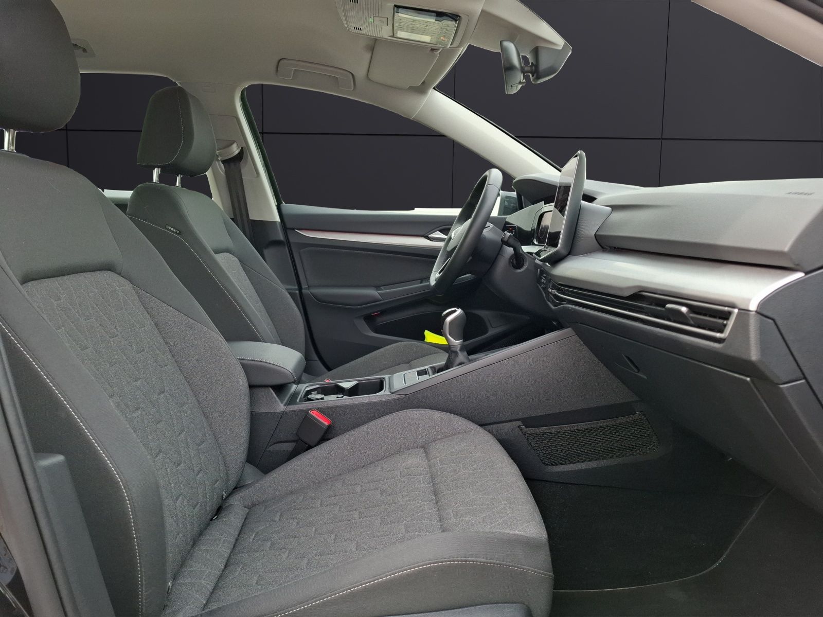Fahrzeugabbildung Volkswagen Golf VIII Variant TSI Life Standhzg. LED Navi AI