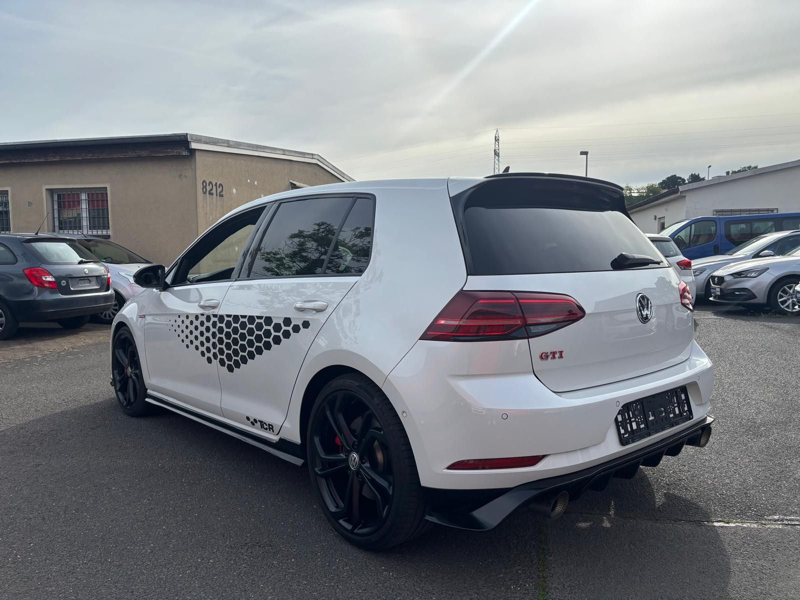 Fahrzeugabbildung Volkswagen Golf GTI TCR AKRAPOVIC-DYNAUDIO-ACC-RFK-DCC-ALC.