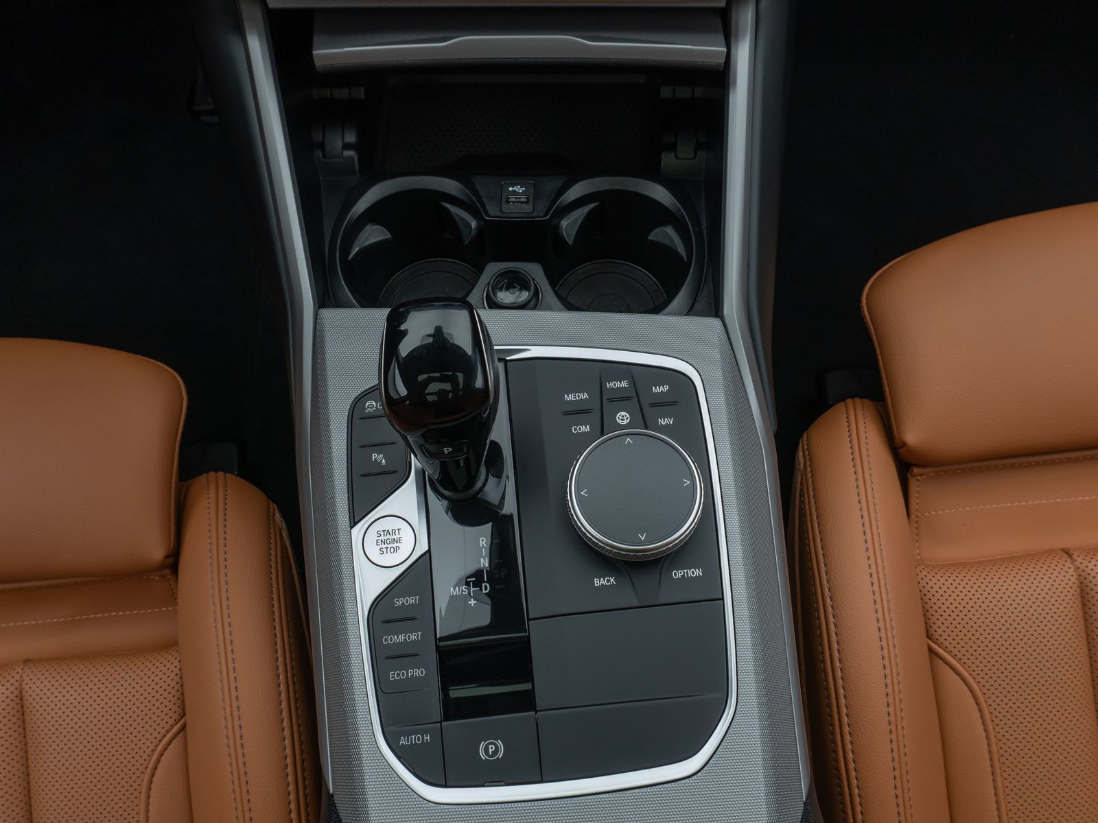 Fahrzeugabbildung BMW 320d xD Alarm DAB Standhzng Panorama Sportsitz