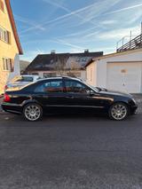 Mercedes-Benz E500/550 AMG Paket /Rentnerfahrzeug - Mercedes-Benz AMG e55