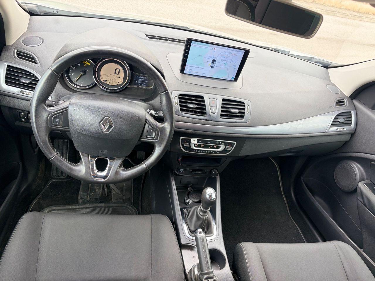 Renault Megane 2015 — фото 9