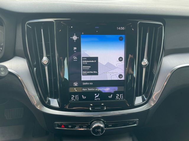 Volvo V60 Kombi Momentum Core*Buisness*CarPlay*1.Hand*