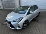 Toyota Yaris 1.5-l-VVT-i Hybrid Style Selection*R.Cam - mit Hybrid-Antrieb: Silber, Kleinwagen