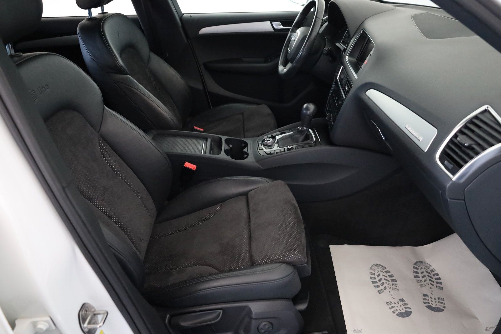 Fahrzeugabbildung Audi Q5 2.0 TDI quattro S line T.Leder,Navi,SH,20"