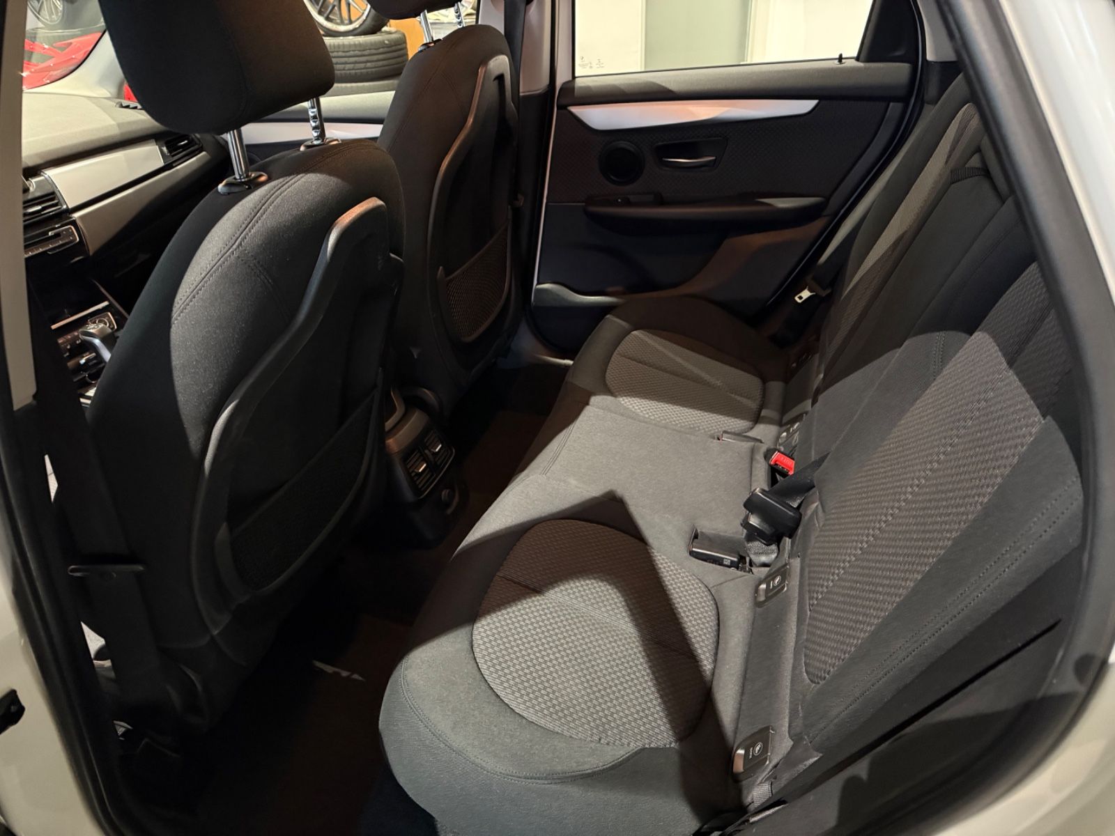 Fahrzeugabbildung BMW 218i Active Tourer *Navi*LED*Parkassis.*Komfortz