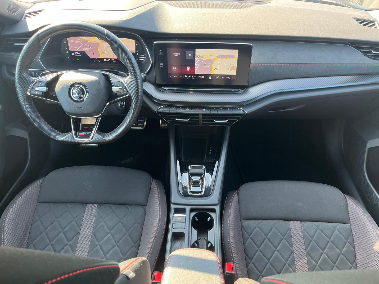 Fahrzeugabbildung SKODA Octavia 2.0 TDI RS DSG AHK*LED*19"HUD*KAMERA*ACC