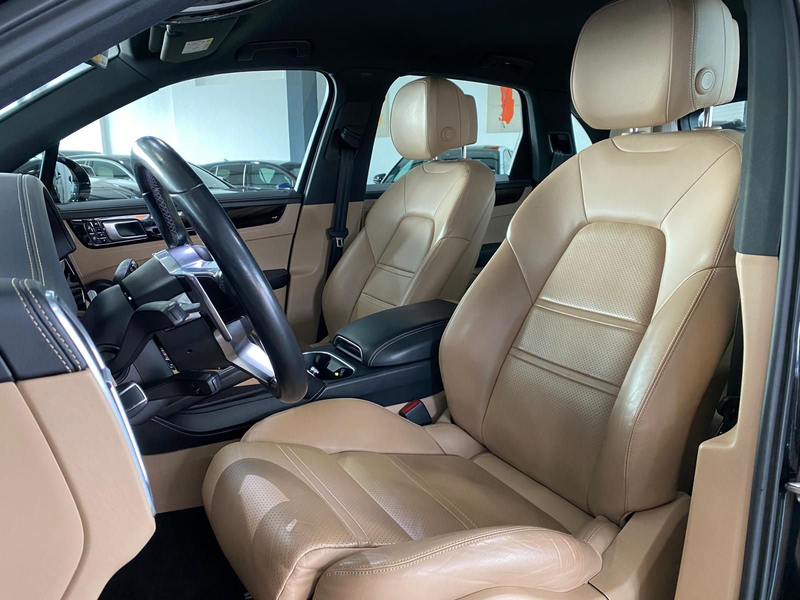 Fahrzeugabbildung Porsche Cayenne AIR/ACC/LM ´21/2.Hand/