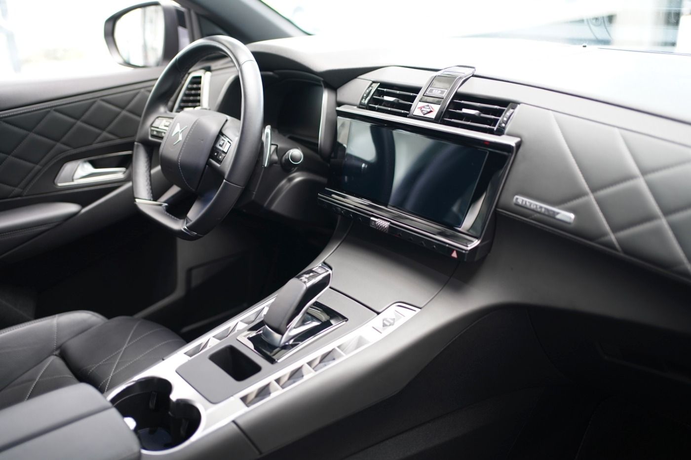 Fahrzeugabbildung DS Automobiles DS7 Crossback E-Tense 4x4 300 Ligne Noire