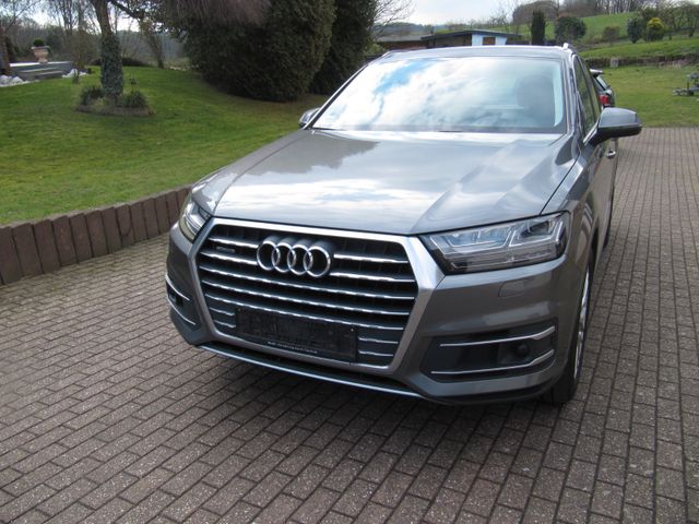 Audi Q7 3.0 TDI quattro tiptronic AHK 1 Hand Panor