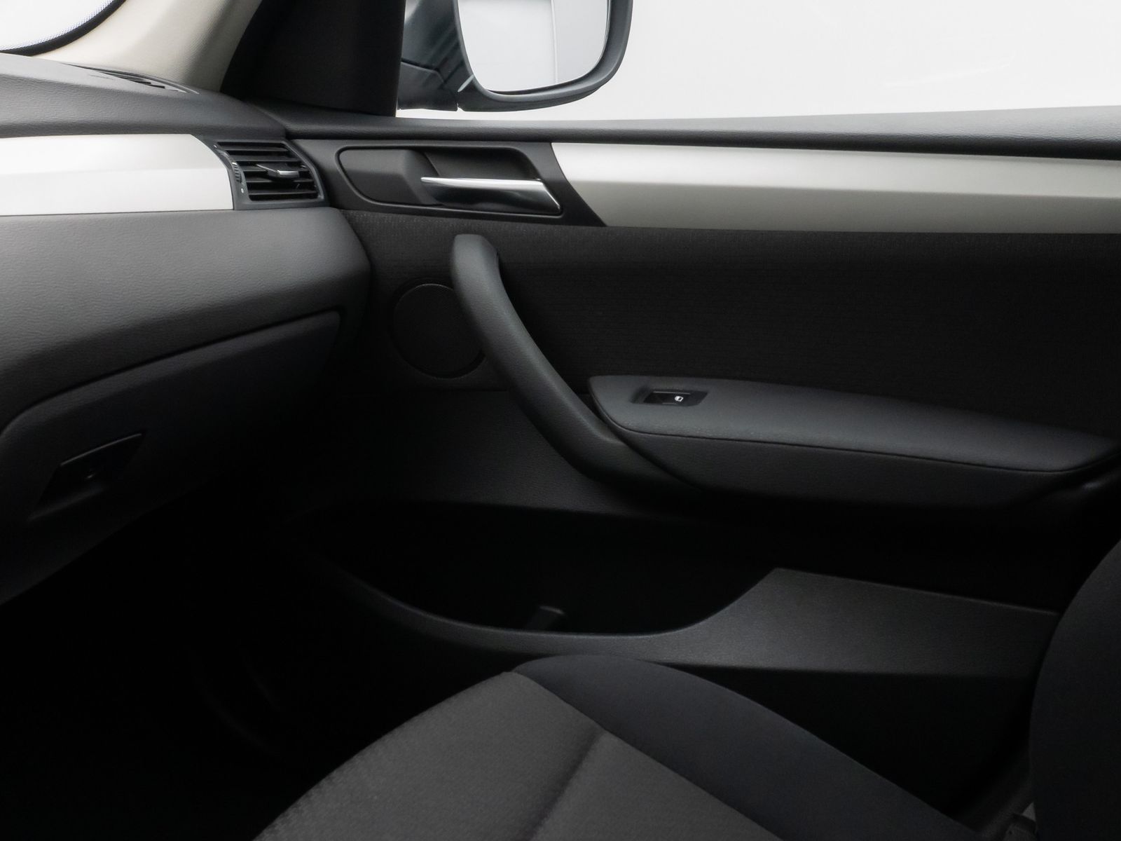 Fahrzeugabbildung BMW X3 xD20d Navi Sitzhzg PDC Tempomat 8Fach