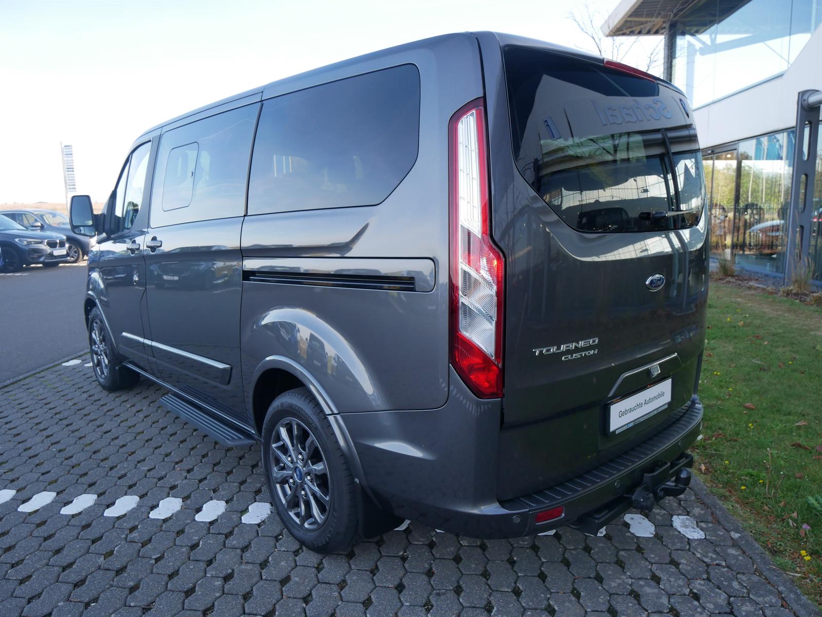 Ford Tourneo Custom 320 L1H1 VA Autm. Titanium X AHK