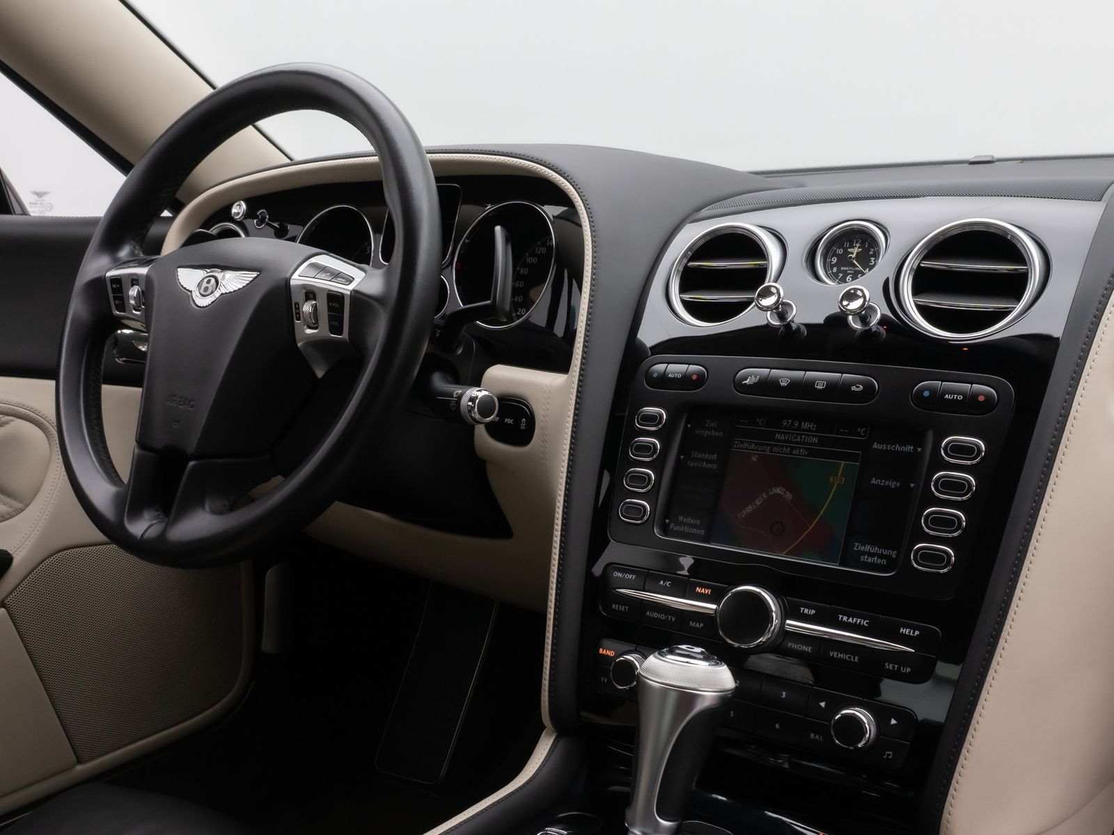 Fahrzeugabbildung Bentley Continental GTC MANSORY Speed Massage VOLL