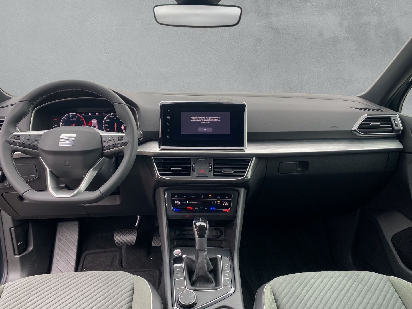 Fahrzeugabbildung SEAT Tarraco Xperience 1.5 TSI ACT EU6d *Farbe Dark C