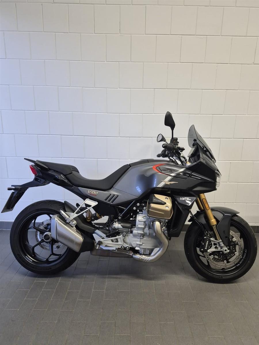 Moto Guzzi V100 Mandello S