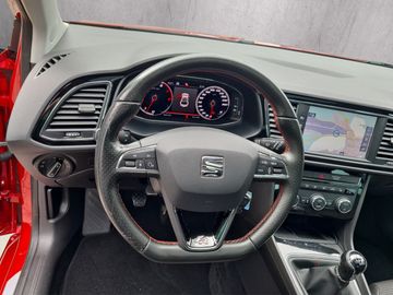 Fahrzeugabbildung SEAT Leon FR 1.5 TSI Panorama 18 Zoll Navi Klima