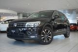 Volkswagen Tiguan 1.5 TSI IQ DRIVE DSG NAVI/LED/SHZ/AHK - Volkswagen Tiguan mit Benzin-Antrieb: Schwarz, Head-Up Display