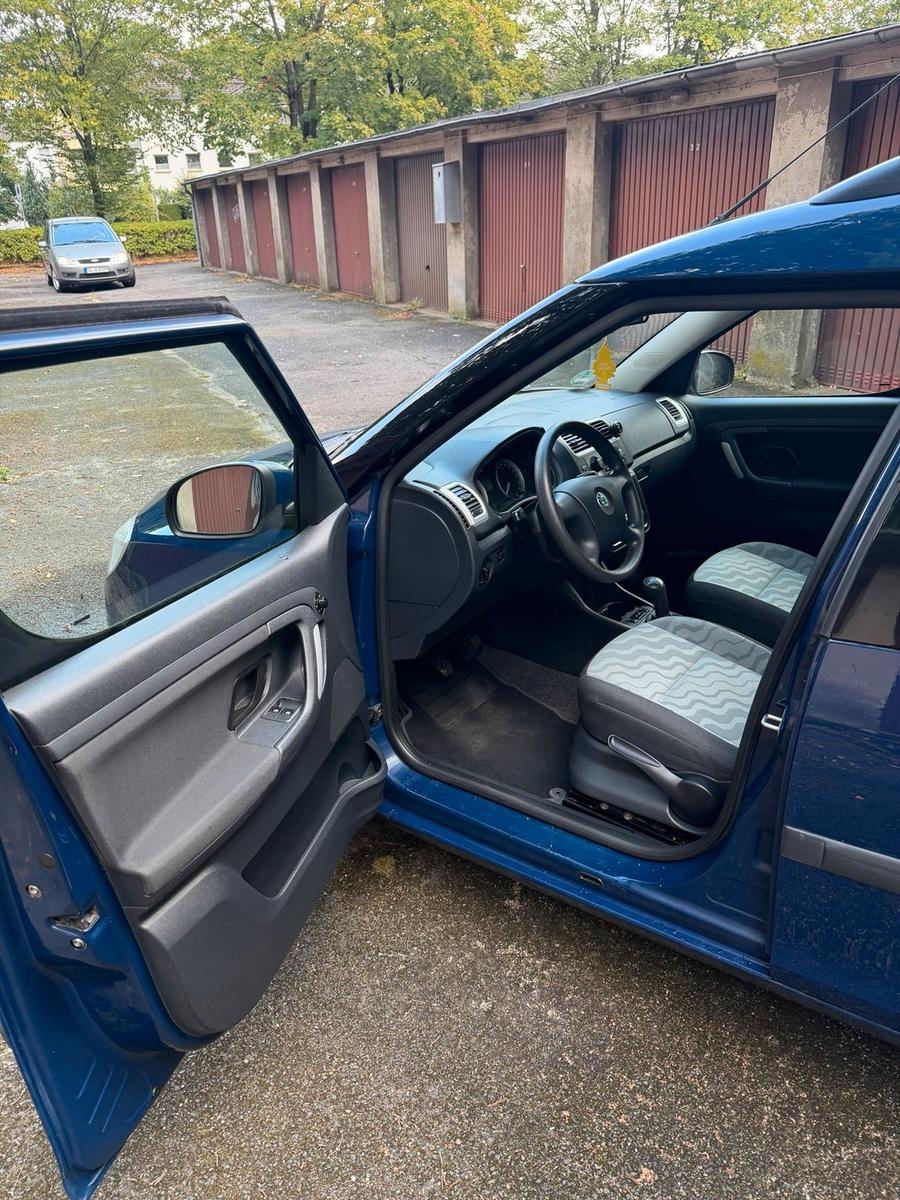 Skoda Roomster 2009 — photo 14