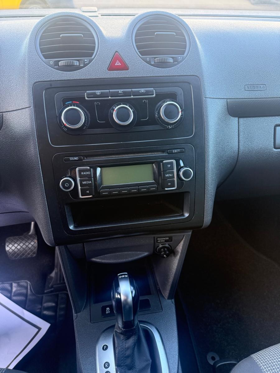 Volkswagen Caddy 2010 — photo 15