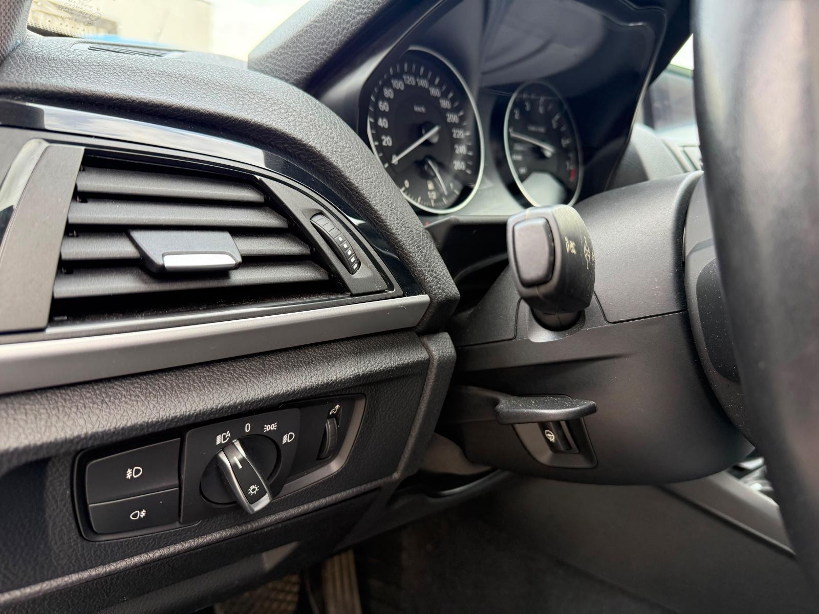 BMW 118 i Automatik*2.Hand*BiXenon*Navi*Kamera*AHK