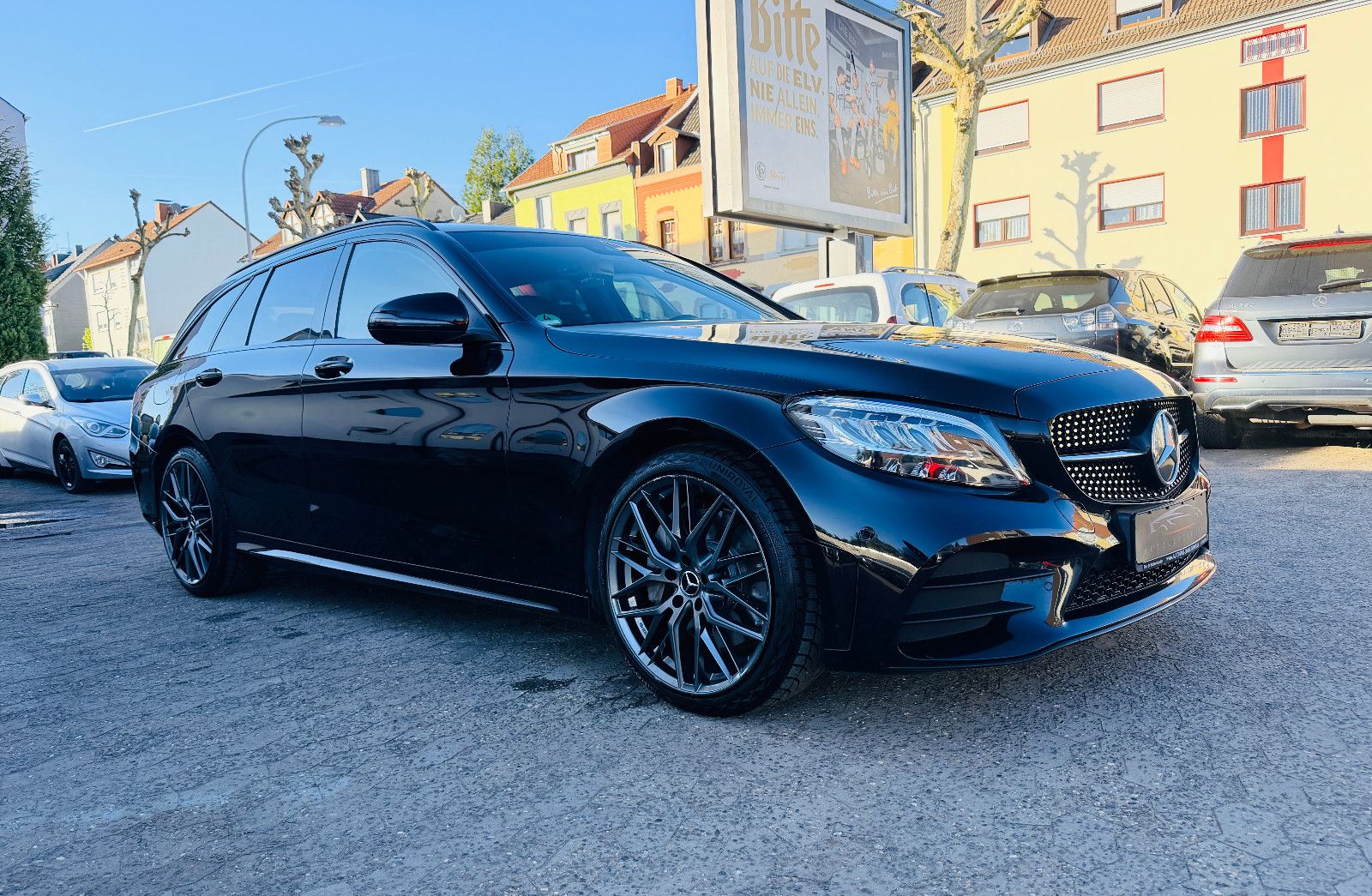 MERCEDES-BENZ C 300 T AMG Line LED Navi Kamera Leder PDC SHZ