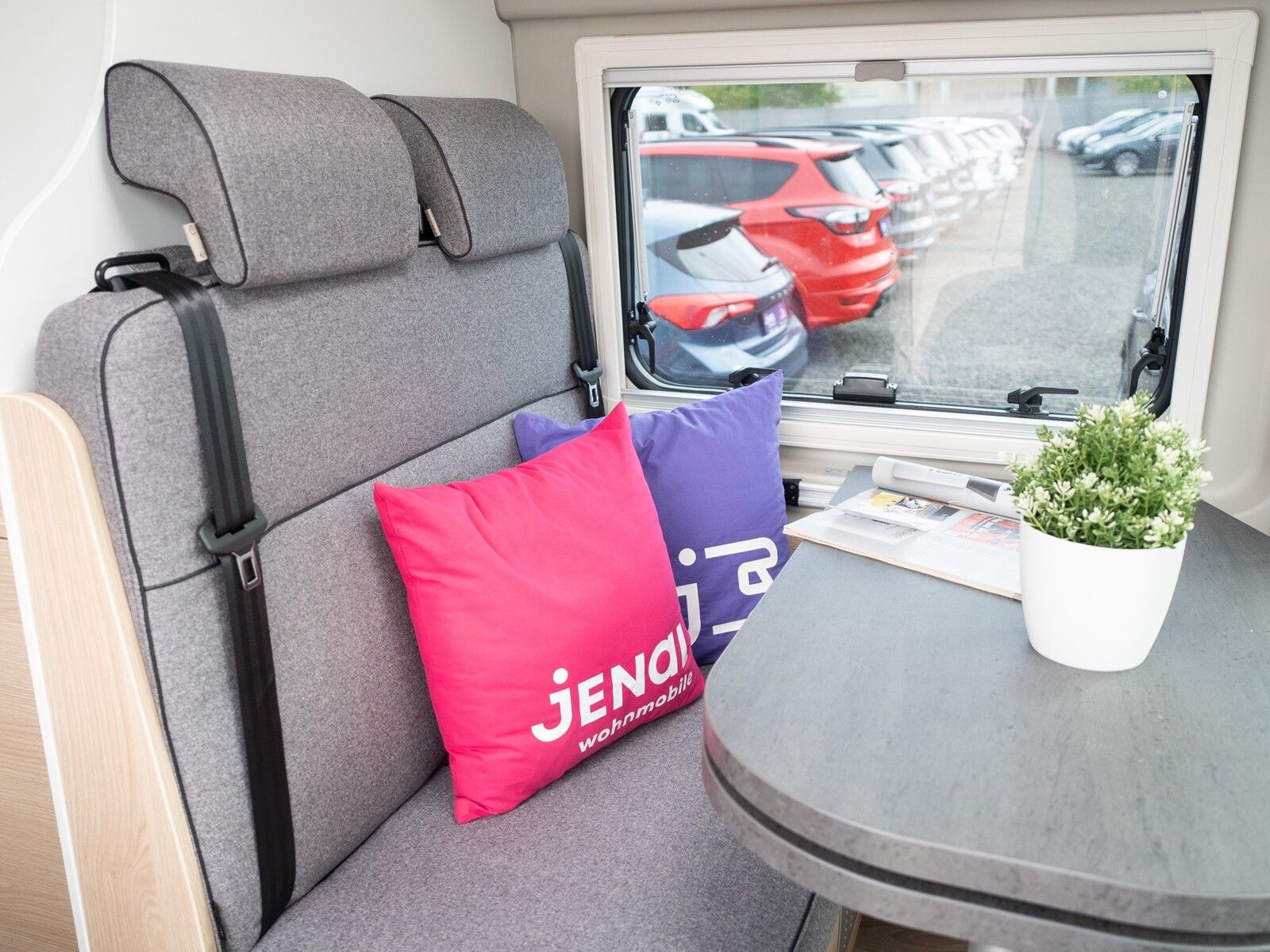 Fahrzeugabbildung Sunlight Cliff 600 Modelljahr 2026 mit Markise!