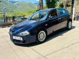 Alfa Romeo 147 1.9 JTD 120cv 5 porte Distinctive - blaue Alfa Romeo 147