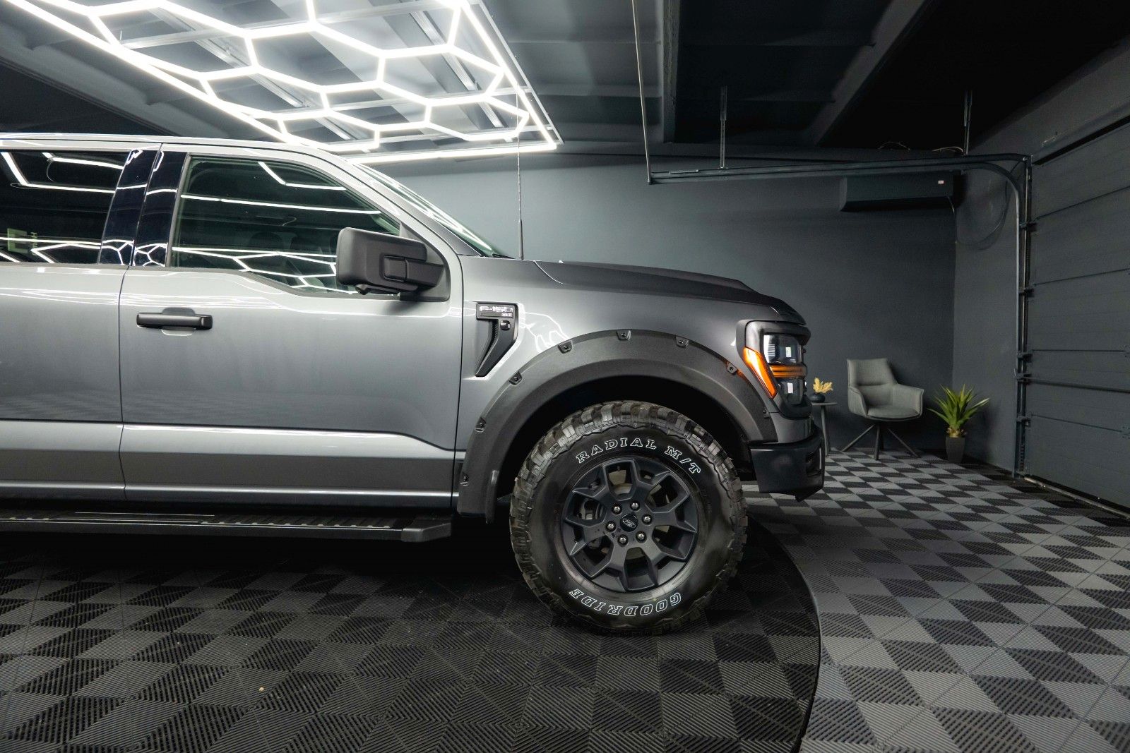 Fahrzeugabbildung Ford F150 5.0L V8 4x4 Offroad SuperCrew RAPTOR 19%