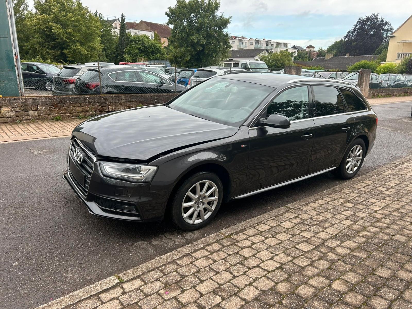 Audi A4 Avant Attraction S-LINE