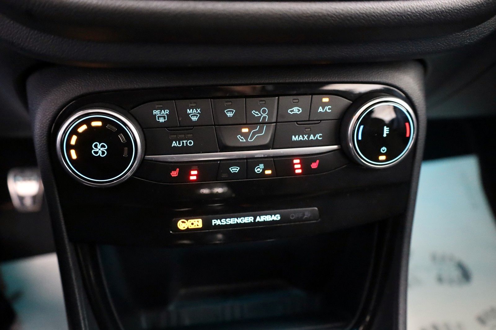 Fahrzeugabbildung Ford Puma ST-Line X Leder,Navi,LED,PanDach,Kamera,ACC