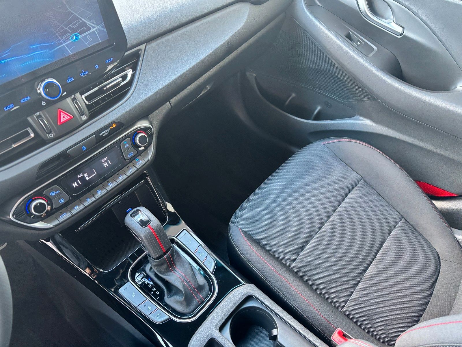 Fahrzeugabbildung Hyundai i30 1.6 T-GDI N Line Kamera,LED,Navi,SHZ,Keyless