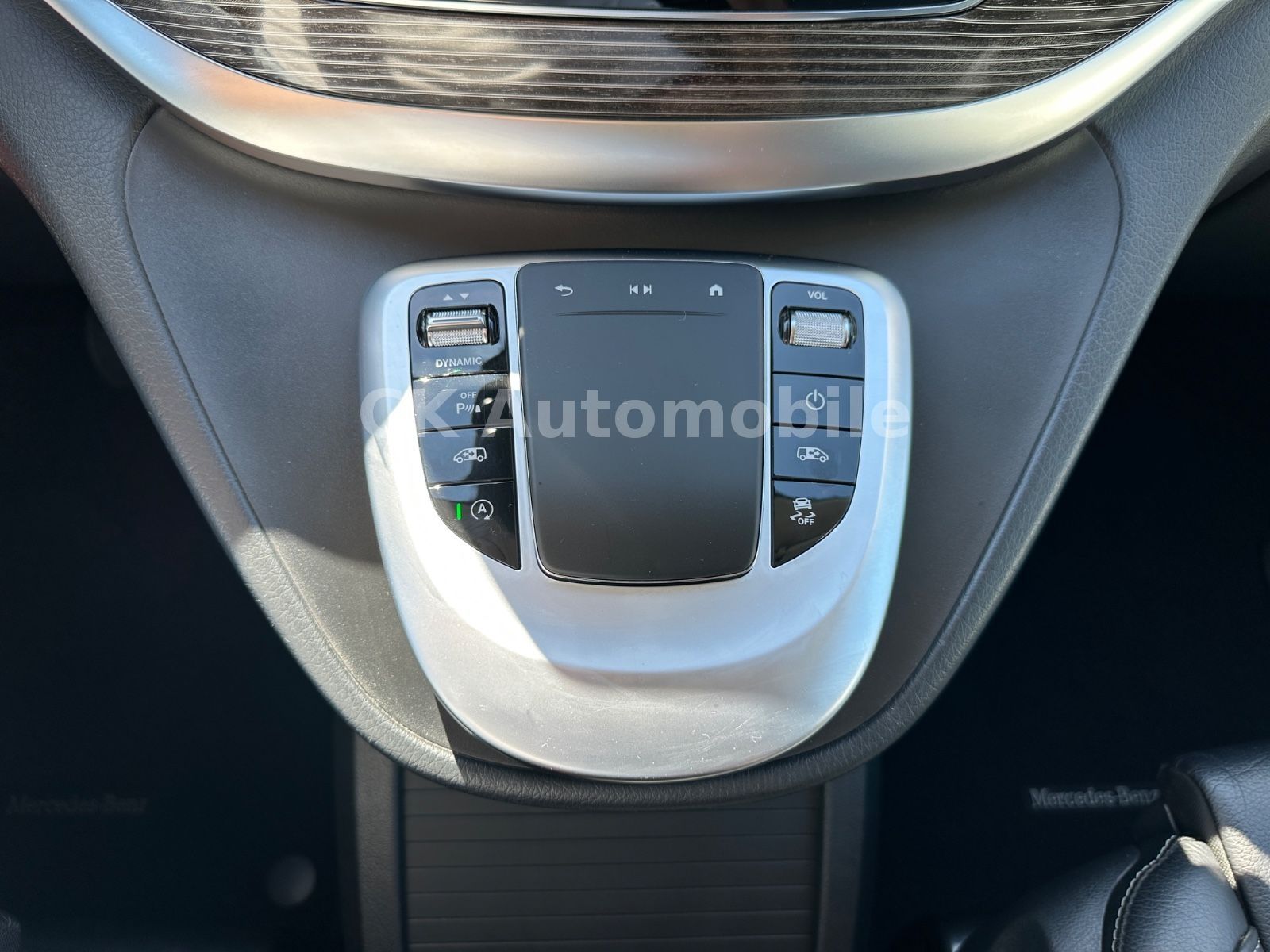 Fahrzeugabbildung Mercedes-Benz V250d AVANTGARDE EDITION 4MATIC lang/7 Sitze