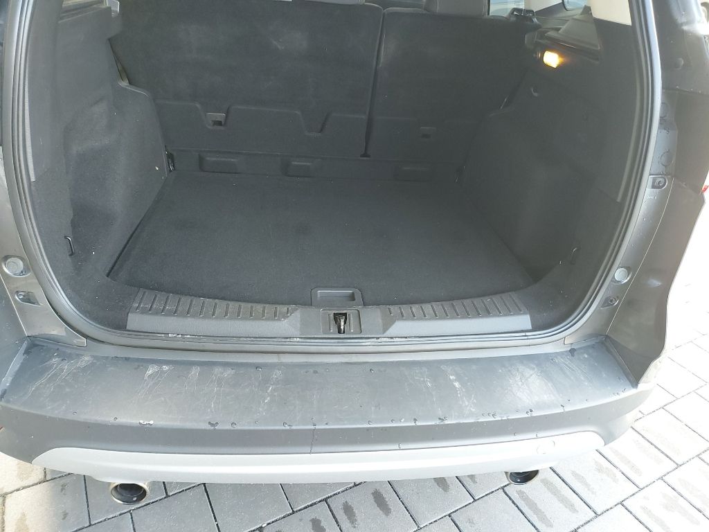 Fahrzeugabbildung Ford KUGA 1.6 TREND 150 PS 6-Gang 2WD