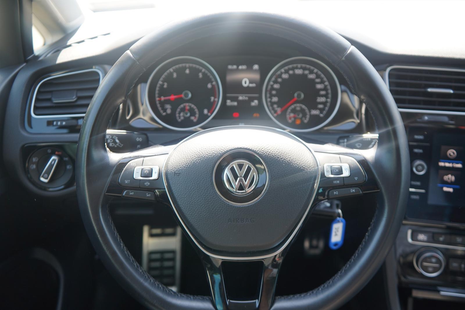 Volkswagen Golf VII 1.5 TSI IQ.DRIVE Navi ACC Kamera PDC