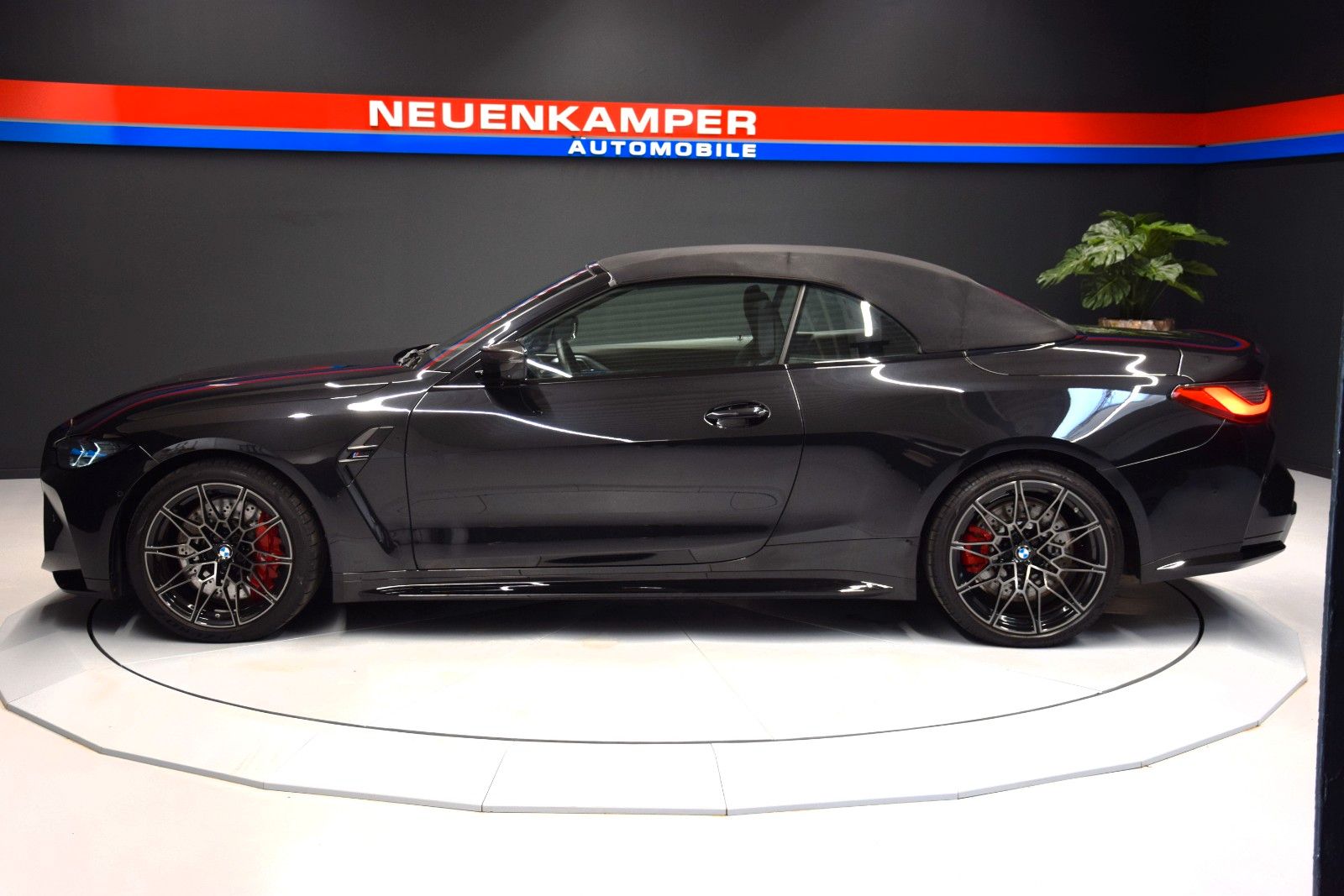 Fahrzeugabbildung BMW M4 Cabrio xDrive Competition ACC 360° H&k Leder