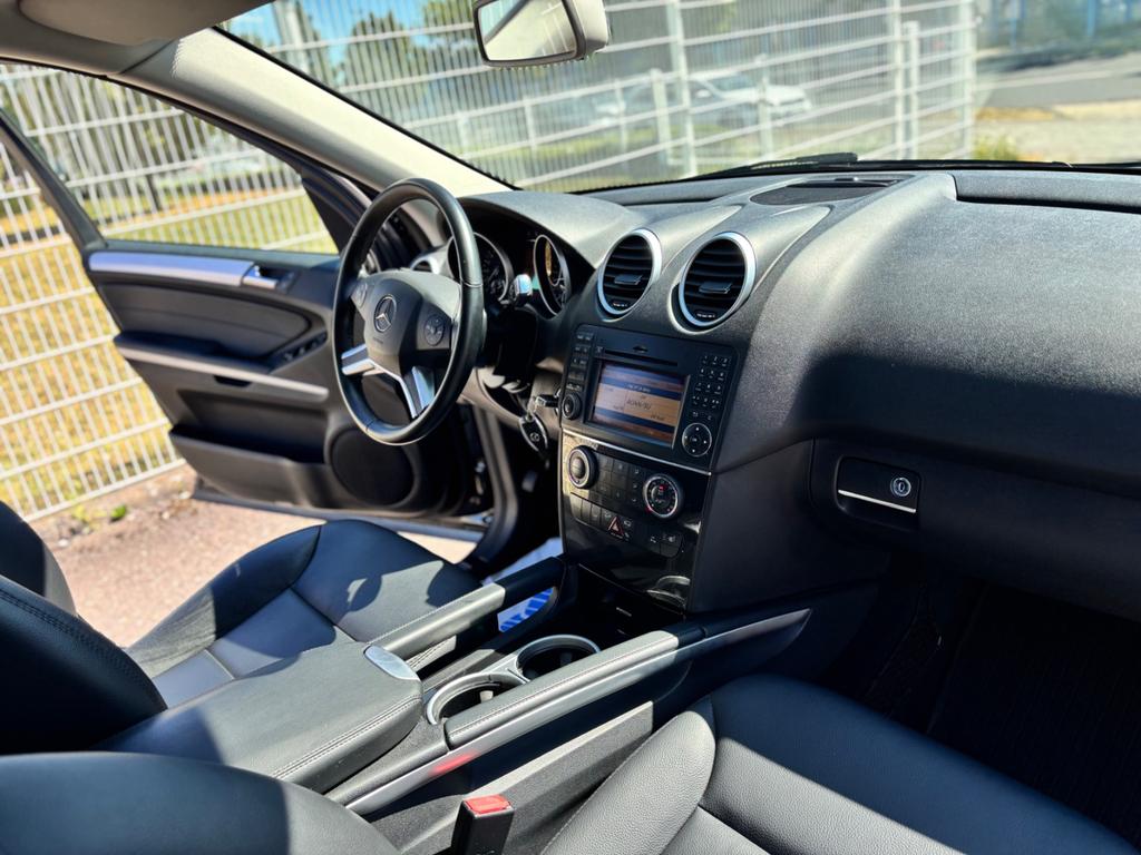 Mercedes-Benz ML 300