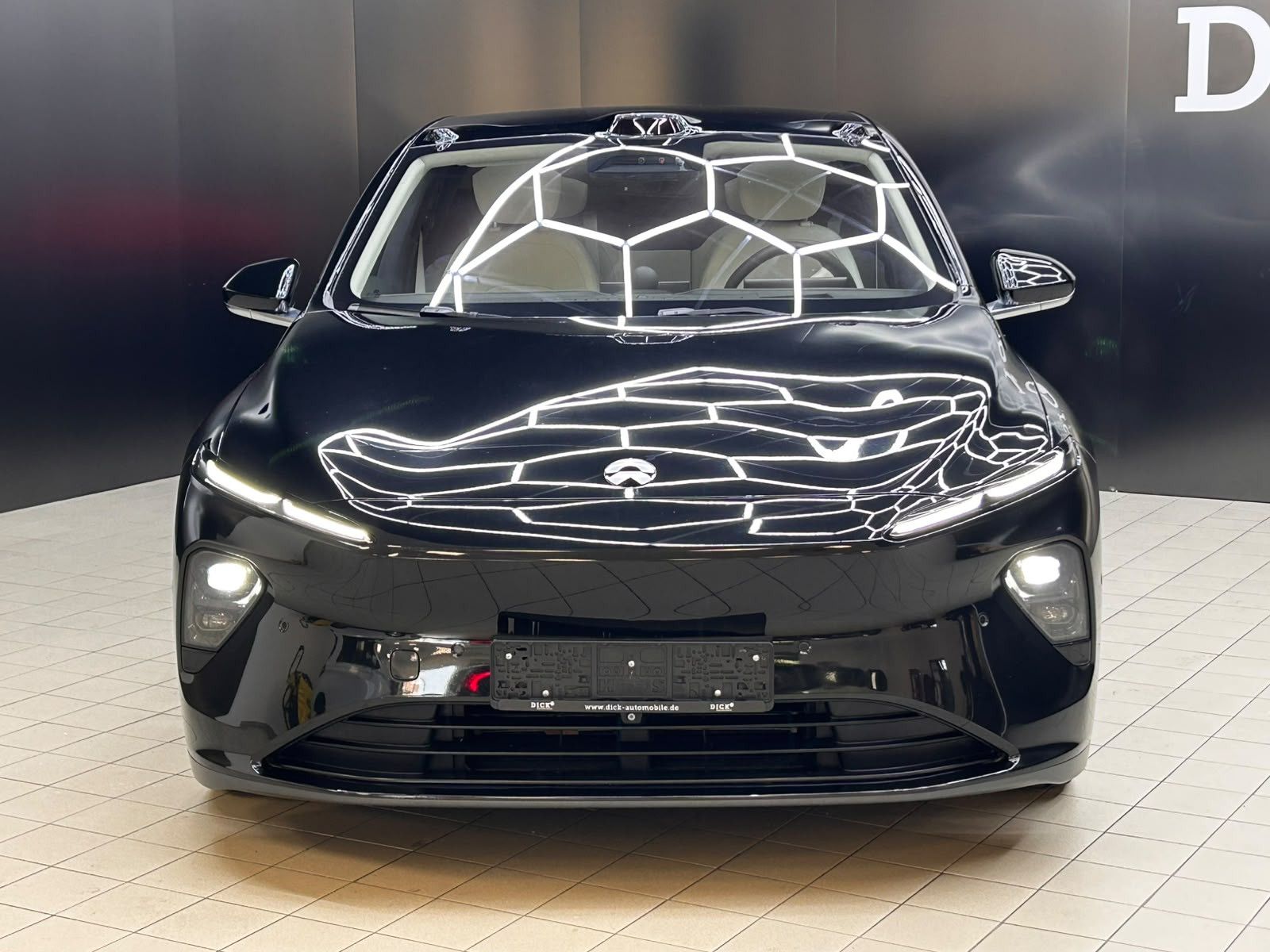 Fahrzeugabbildung NIO ET7 AWD BATTERI INKL PANO+HEAD+360+ACC+LED+AHK+