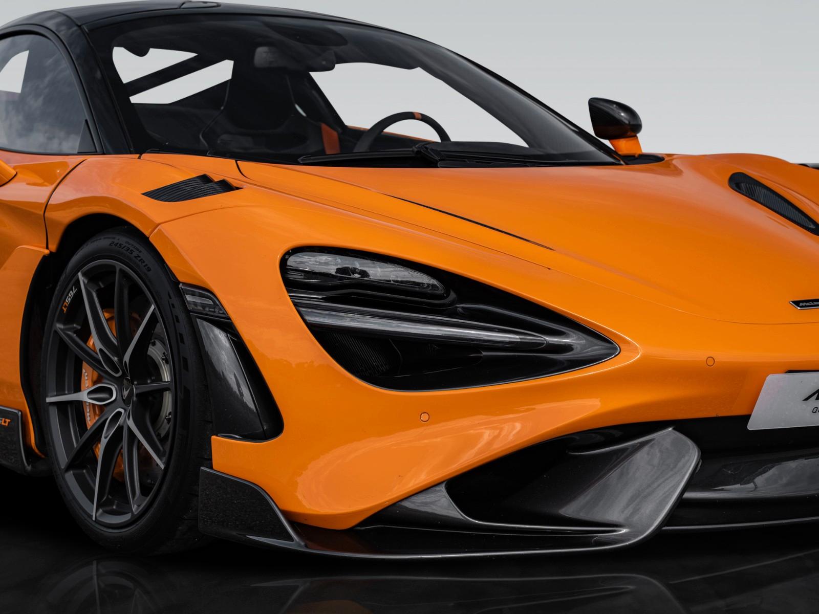 McLaren 765LT Coupé | Racing Seats | Engine Window