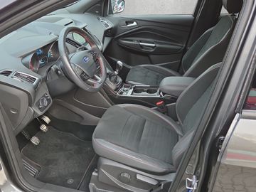 Fahrzeugabbildung Ford Kuga 1.5 Ecoboost ST-Line AHK Klima Xenon Navi