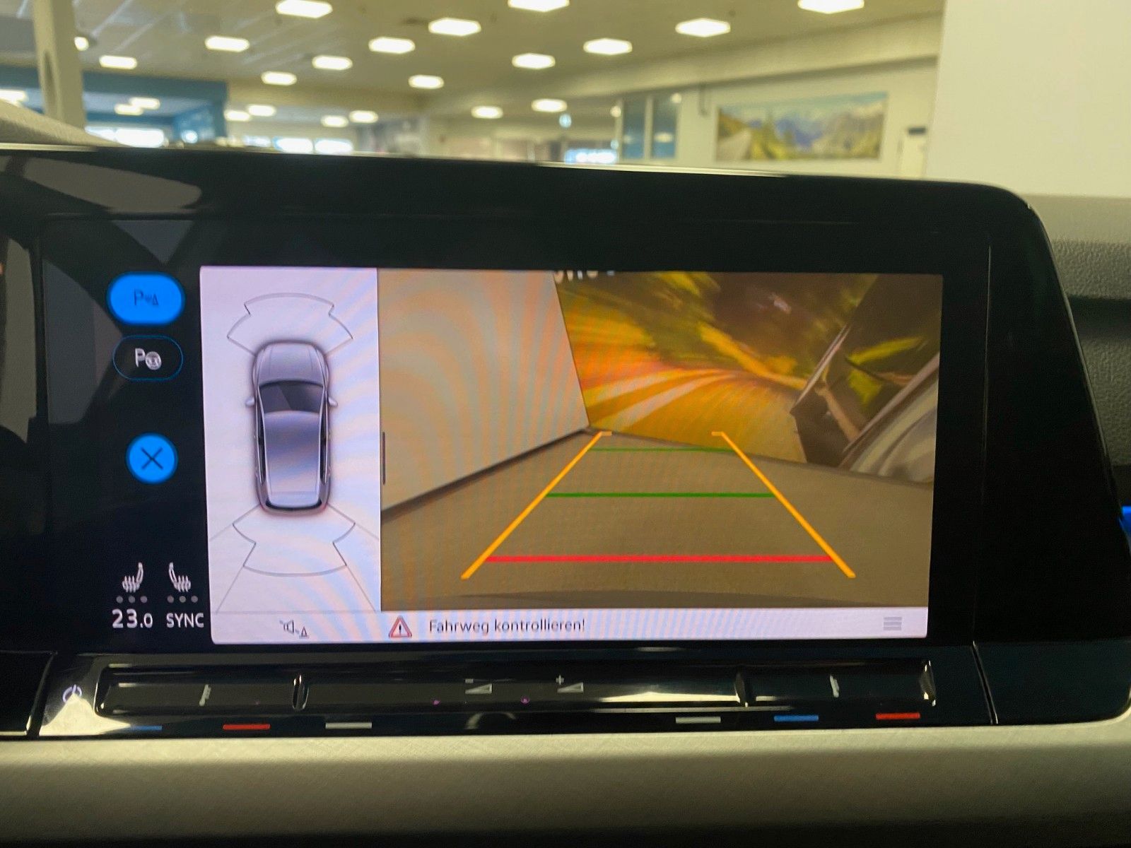 Fahrzeugabbildung Volkswagen Golf 1.5 eTSI OPF 110kW DSG Life+NAVI+KAMERA+ACC