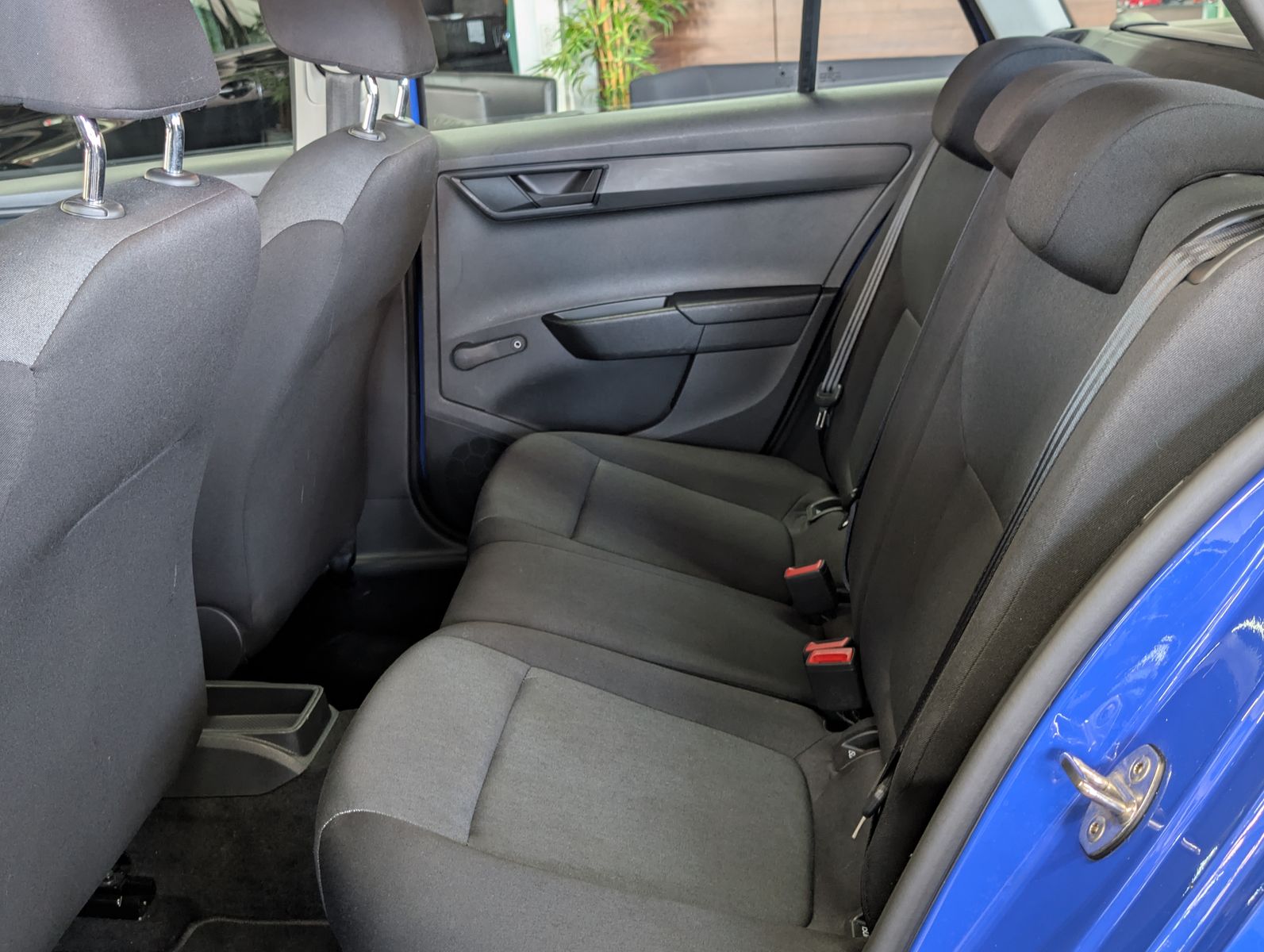Fahrzeugabbildung SKODA Fabia Active 1.0 MPI SURROUND SCHECKHEFT KLIMA