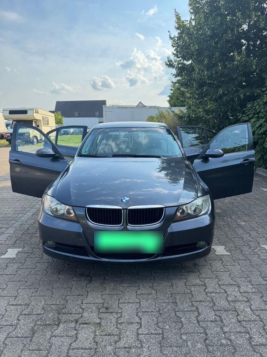 BMW 320