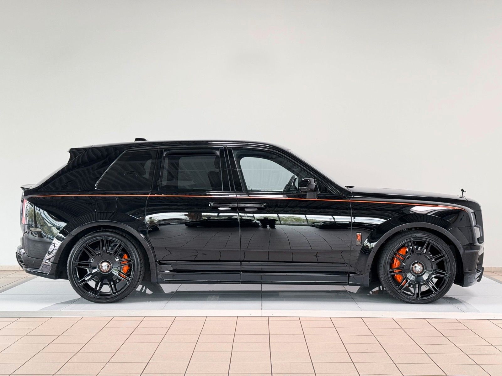 Fahrzeugabbildung Rolls-Royce Cullinan Black Badge Night Vision Novitec VOLL