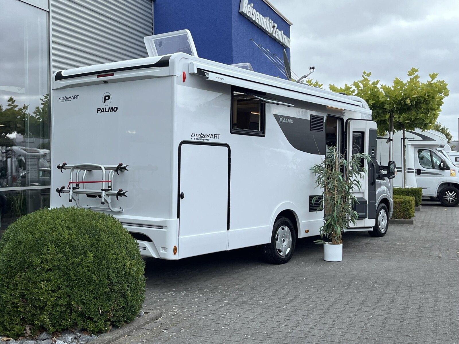 Fahrzeugabbildung NobelART T 6000 Ford