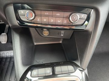Fotografie 14 des Opel Corsa Kamera TotWinkel Sitz-Lenkradheizung Alu