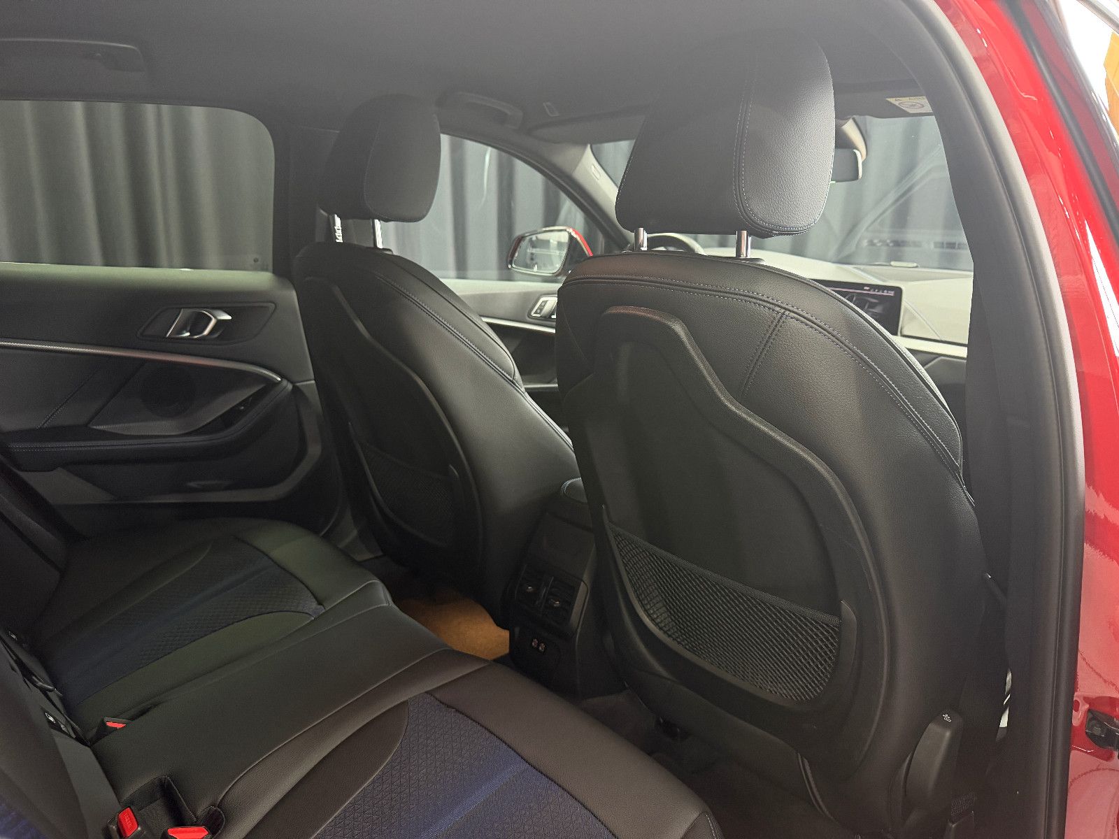 Fahrzeugabbildung BMW 118 d M Sport|HIFI|RF-CAM|DIG-TACHO|NAVI