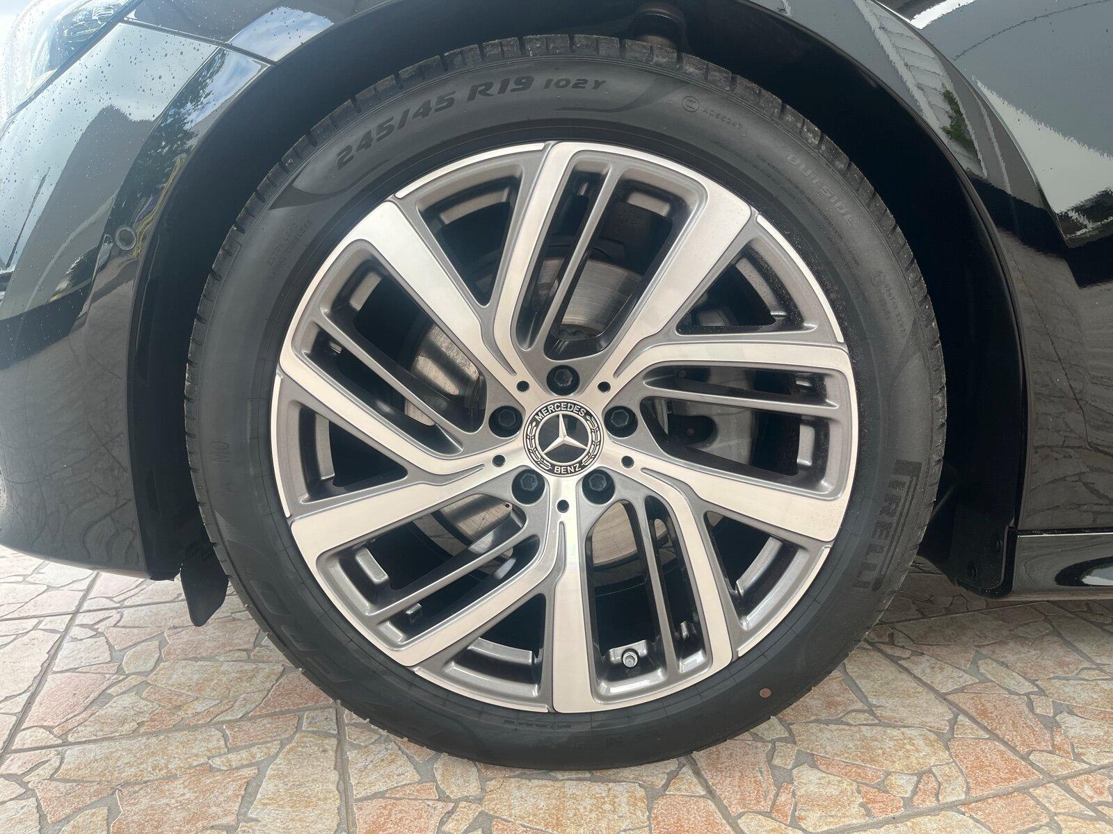 Mercedes-Benz E 220 d T AVANTGARDE/Distronic/Memory/Kamera/AHK