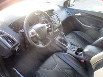 Ford Focus Turnier Titanium Leder + PDC + Winterpaket