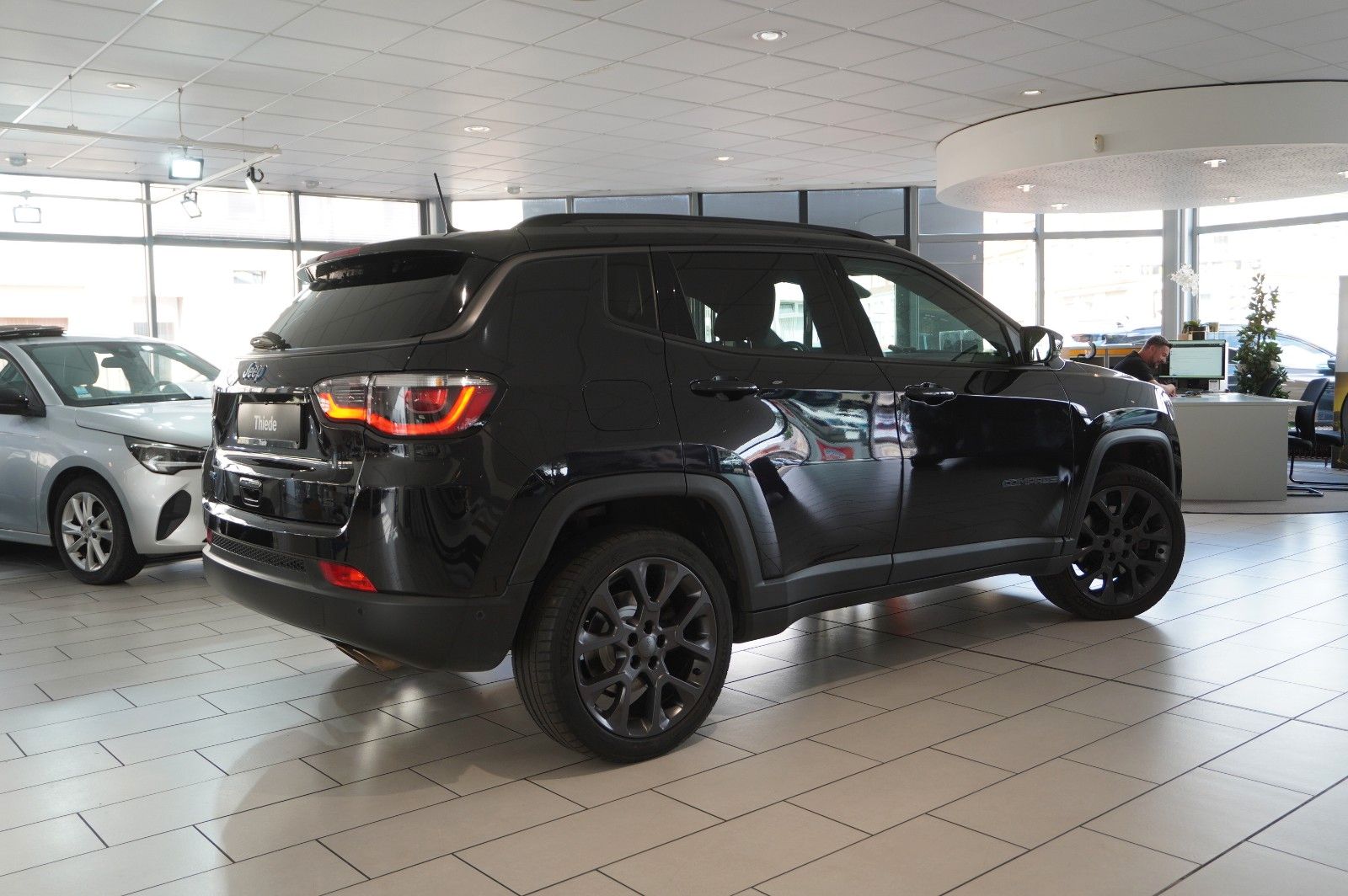Fahrzeugabbildung Jeep Compass S 1.3T-GDI PHEV AWD SPORT NAVI/SH/KAMERA