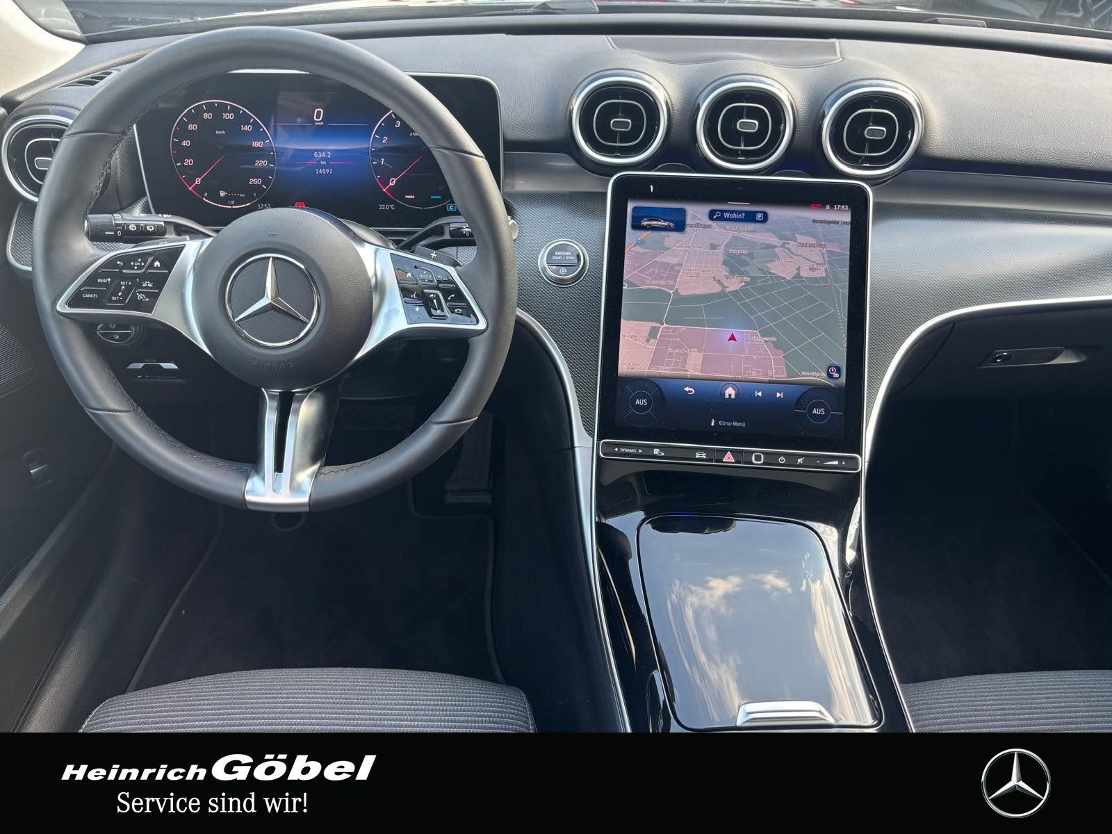 Fahrzeugabbildung Mercedes-Benz C 200 T AVANTGARDE*PANO*AHK*KAMERA*TOTWINKEL*