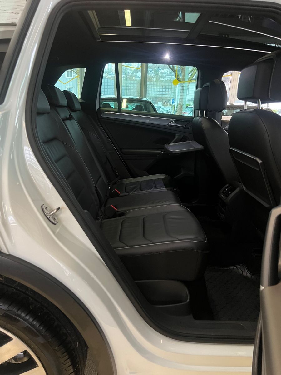 Fahrzeugabbildung Volkswagen Tiguan 2.0TDI DSG Highline 4Motion R line 239PS